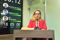 Tribuna Popular: Advogada apresenta dados sobre feminicídios e defende políticas públicas para vítimas