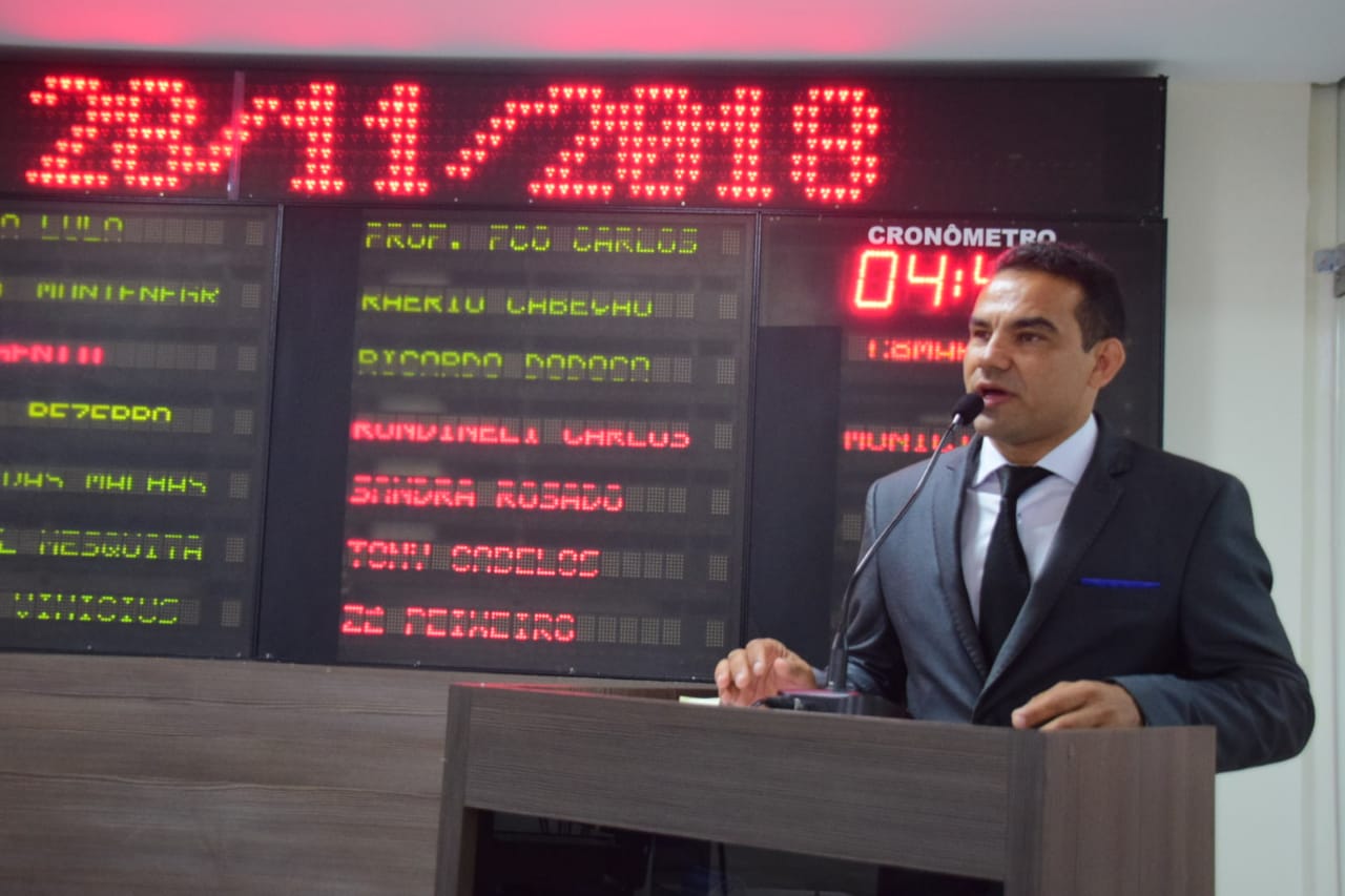 Vereador Alex do Frango propõe Hospital Veterinário Público