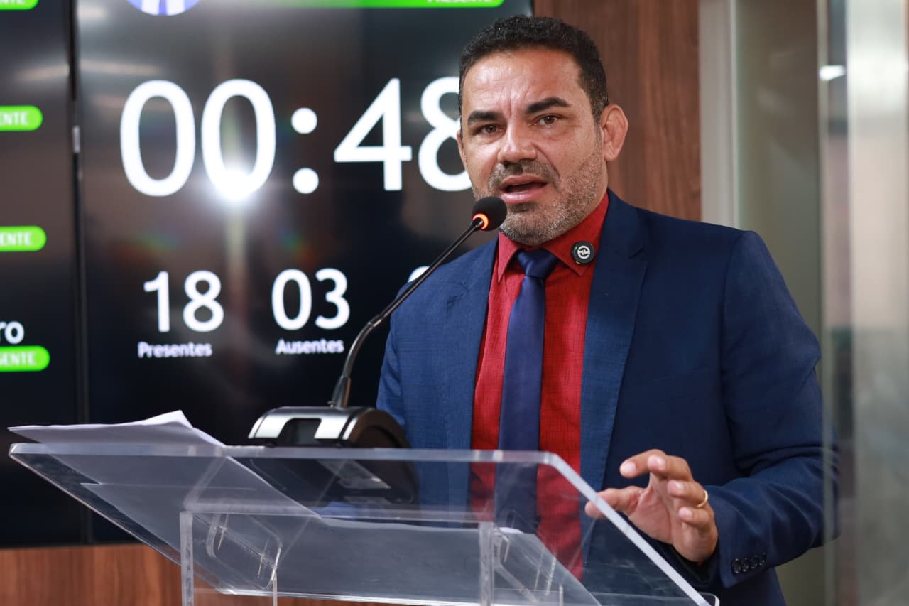 Vereador Alex do Frango ressalta  investimentos na educação municipal