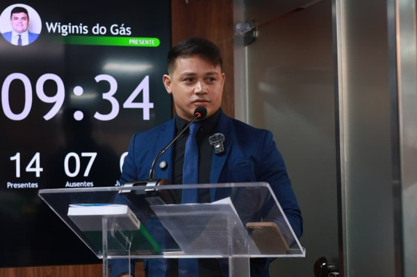 Vereador Cabo Deyvison relata situação judicial durante sessão na Câmara de Mossoró