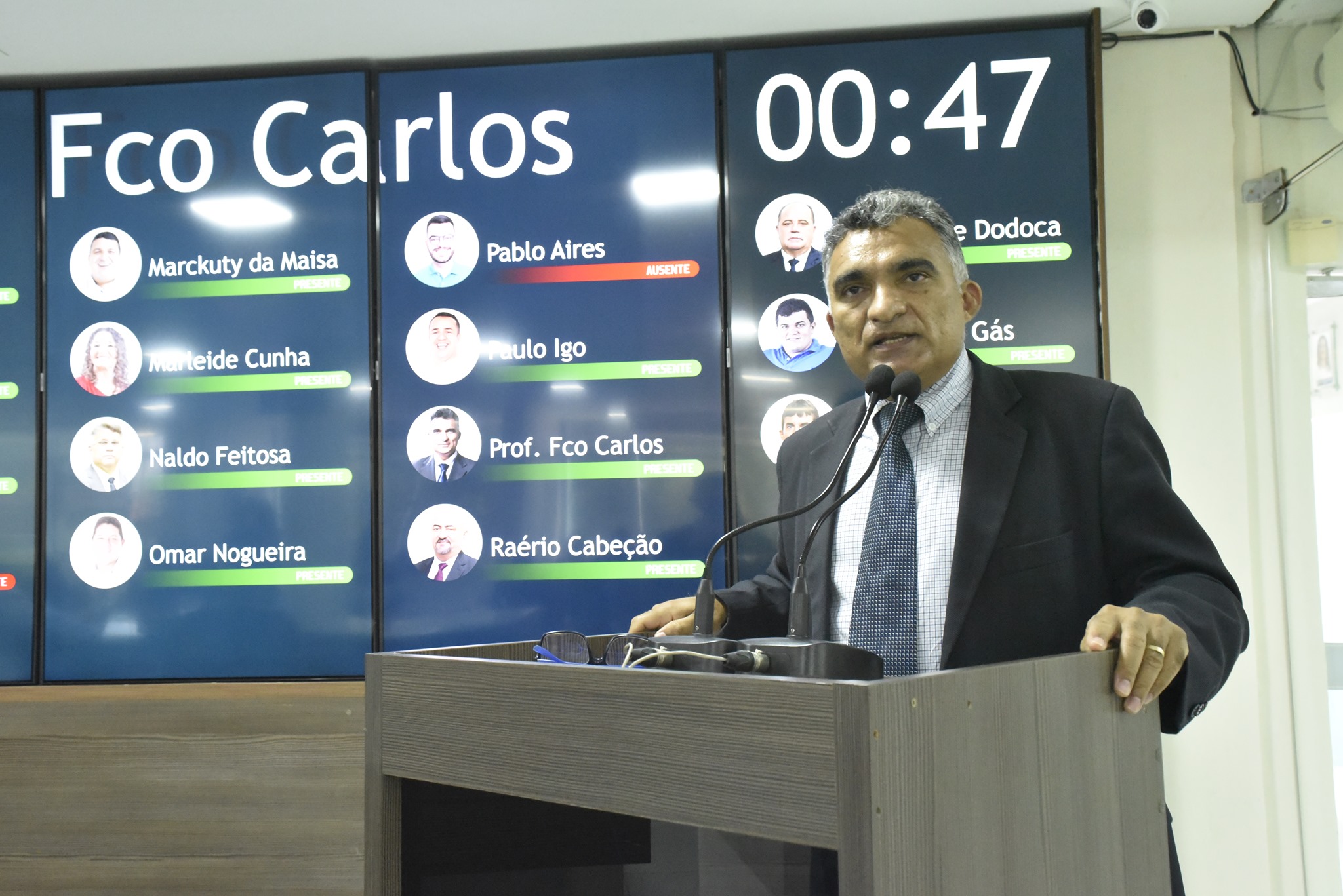 Vereador Francisco Carlos defende que investimentos em escolas estaduais sejam discutidos com a comunidade