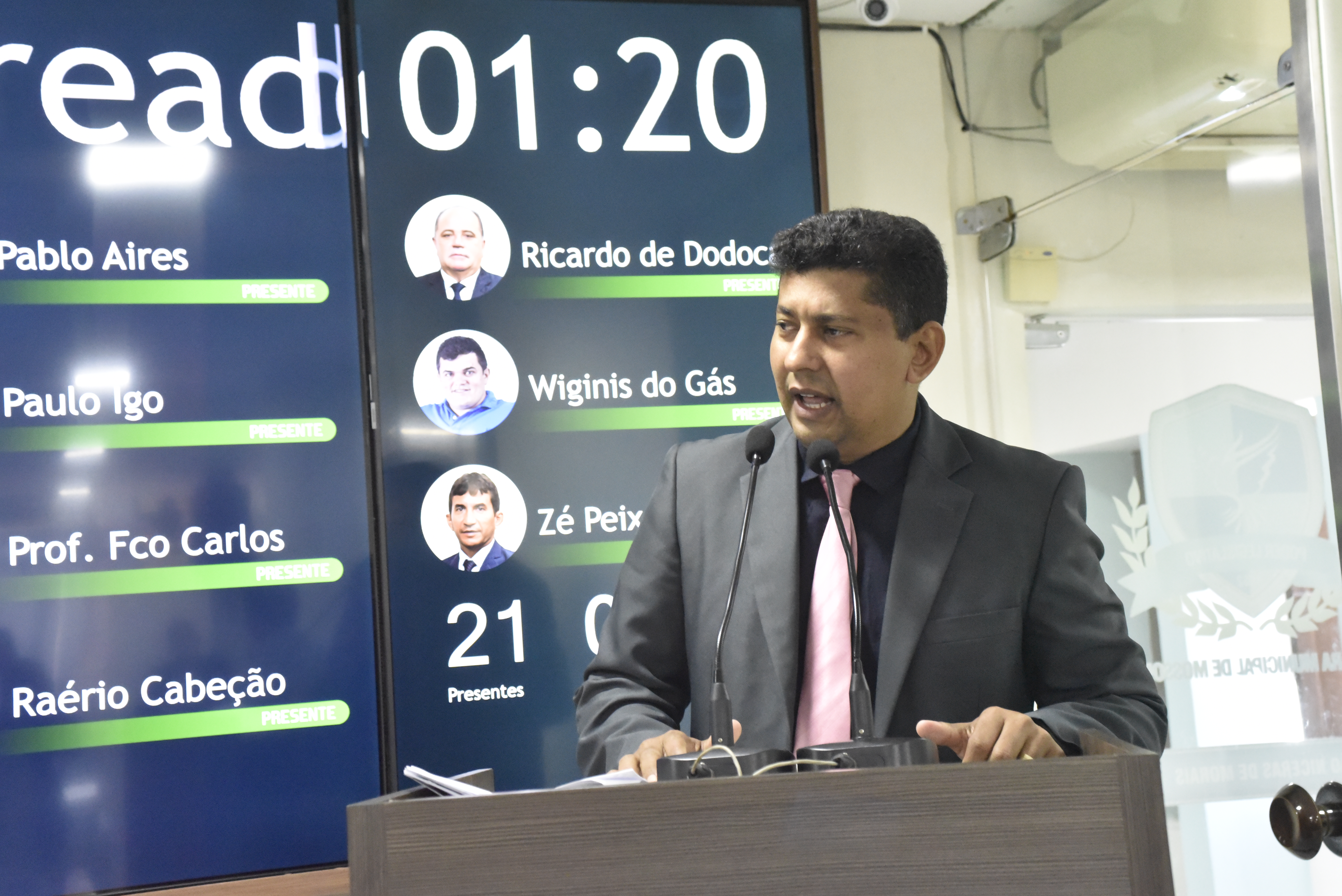 Vereador Genilson Alves denuncia demora no atendimento de pacientes no Tarcísio Maia