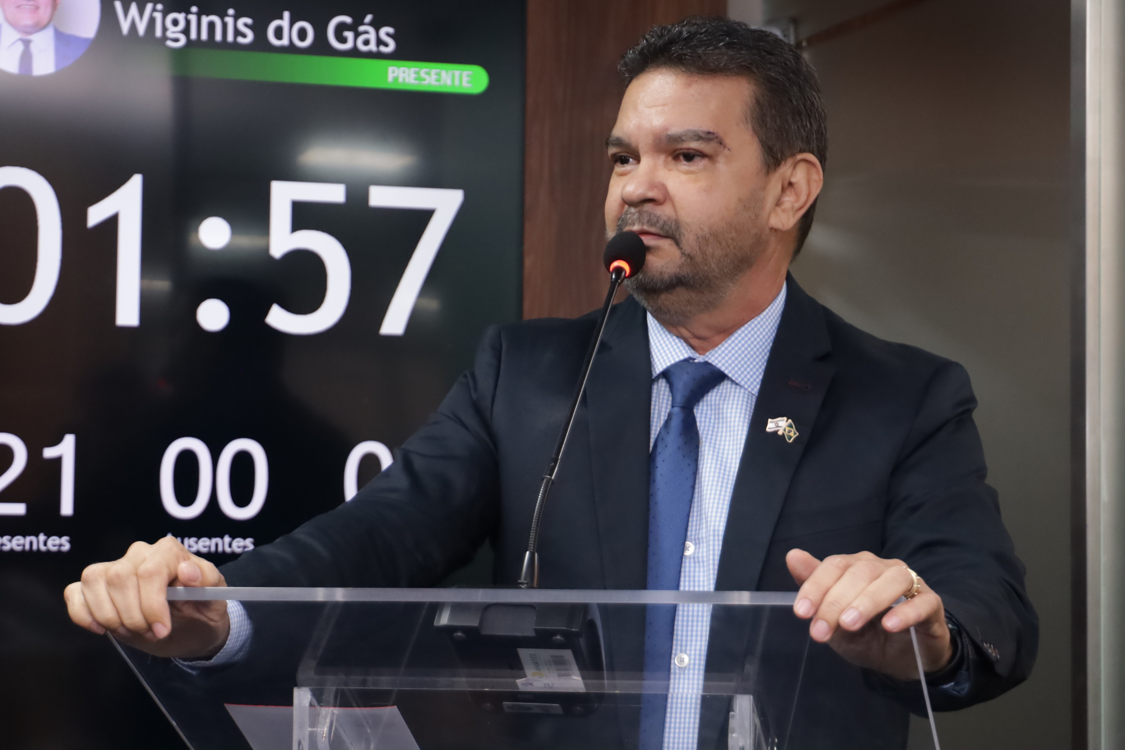 Vereador Jailson Nogueira solicita revitalização de canteiros na Rua Marechal Floriano