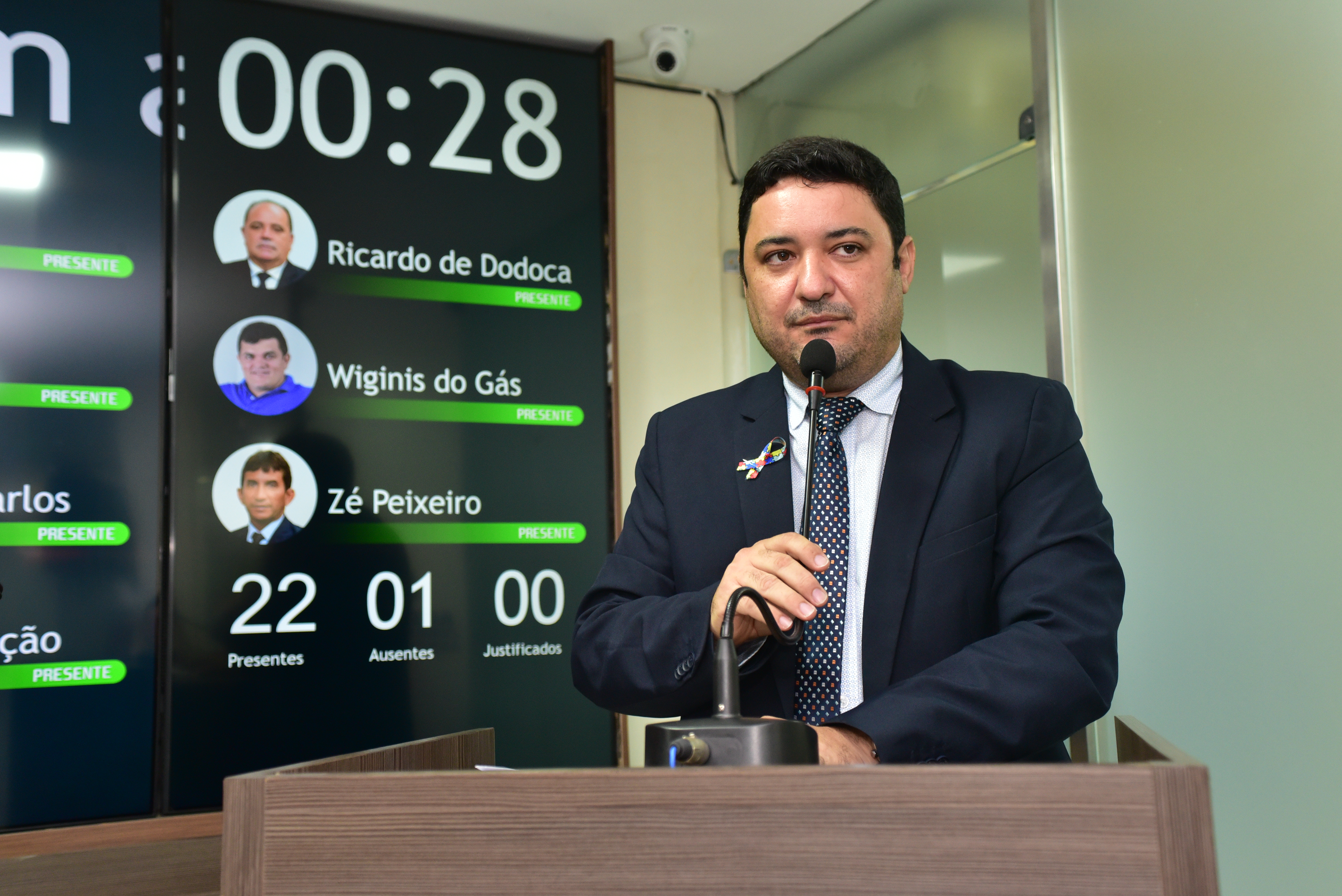 Vereador Lamarque faz levantamento sobre audiência pública que debateu retomada  econômica do setor petrolífero