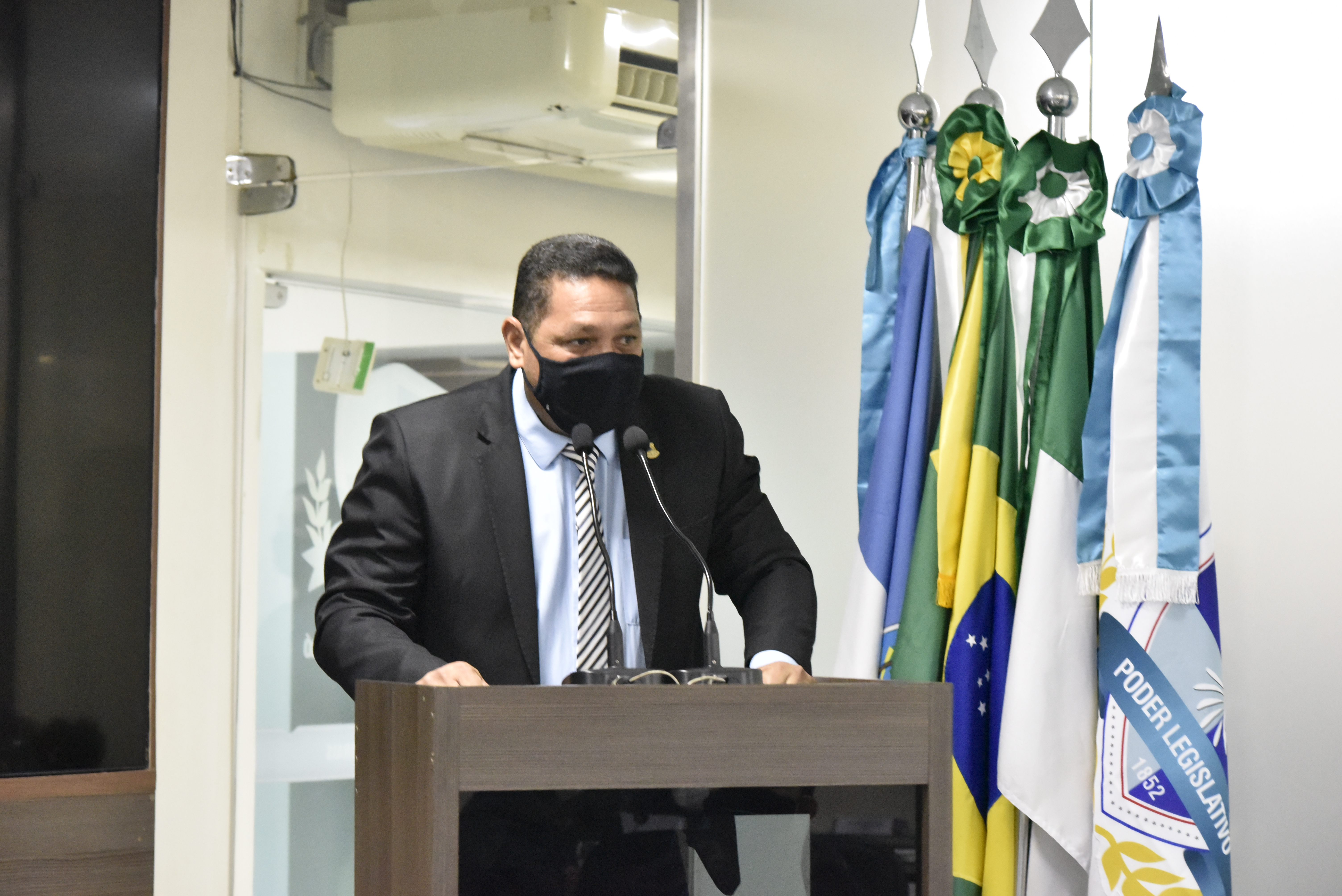 Vereador Omar Nogueira cobra melhorias no Hospital Tarcísio Maia