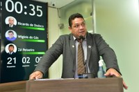 Vereador Omar Nogueira questiona cobrança por peixe popular