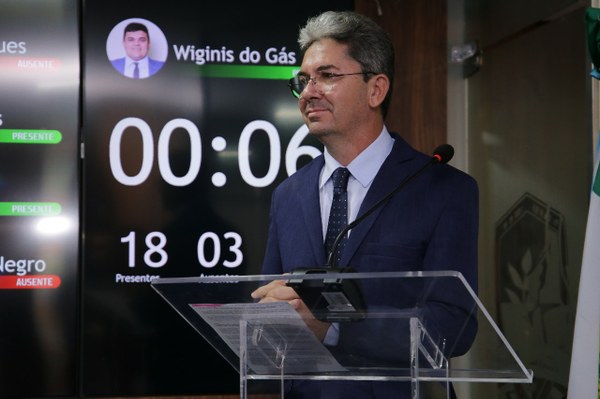Vereador Ozaniel Mesquita destaca ações em prol da saúde, homenageia profissionais de enfermagem e convoca população para vacinação contra a influenza