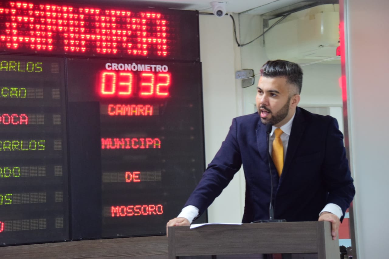 Vereador Petras parabeniza estudante por prêmio no EUA