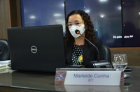 Vereadora Marleide Cunha cobra melhorias nas condições de trabalho dos fisioterapeutas