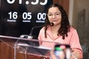 Vereadora Marleide Cunha questiona fala de cantor durante participação no Pingo da Mei Dia