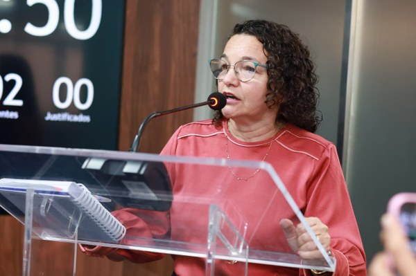 Vereadora Marleide Cunha defende UERN e destaca papel social da universidade