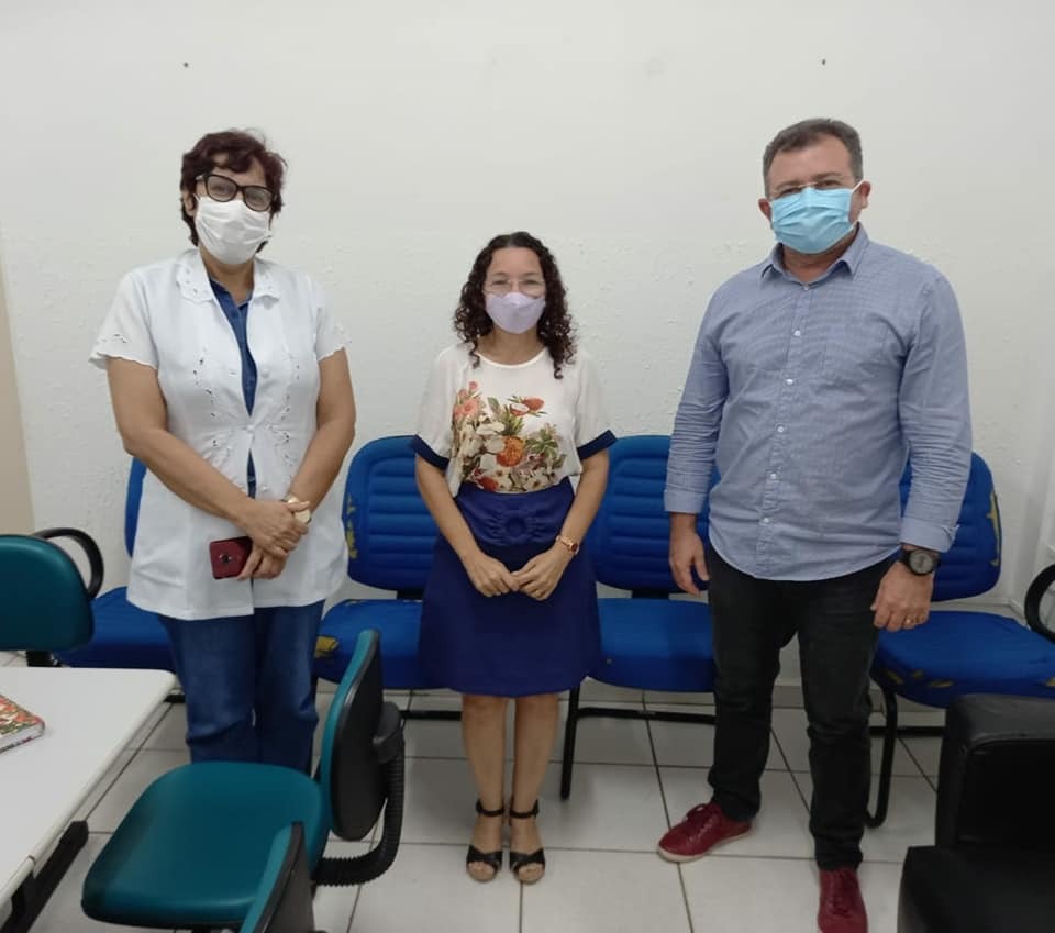 Vereadora Marleide Cunha visita Hospital Regional Tarcísio Maia