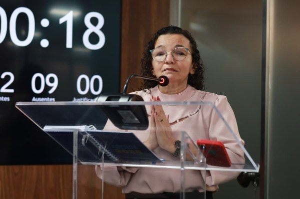 Vereadora Marleide destaca necessidade de convocação de concursados no município