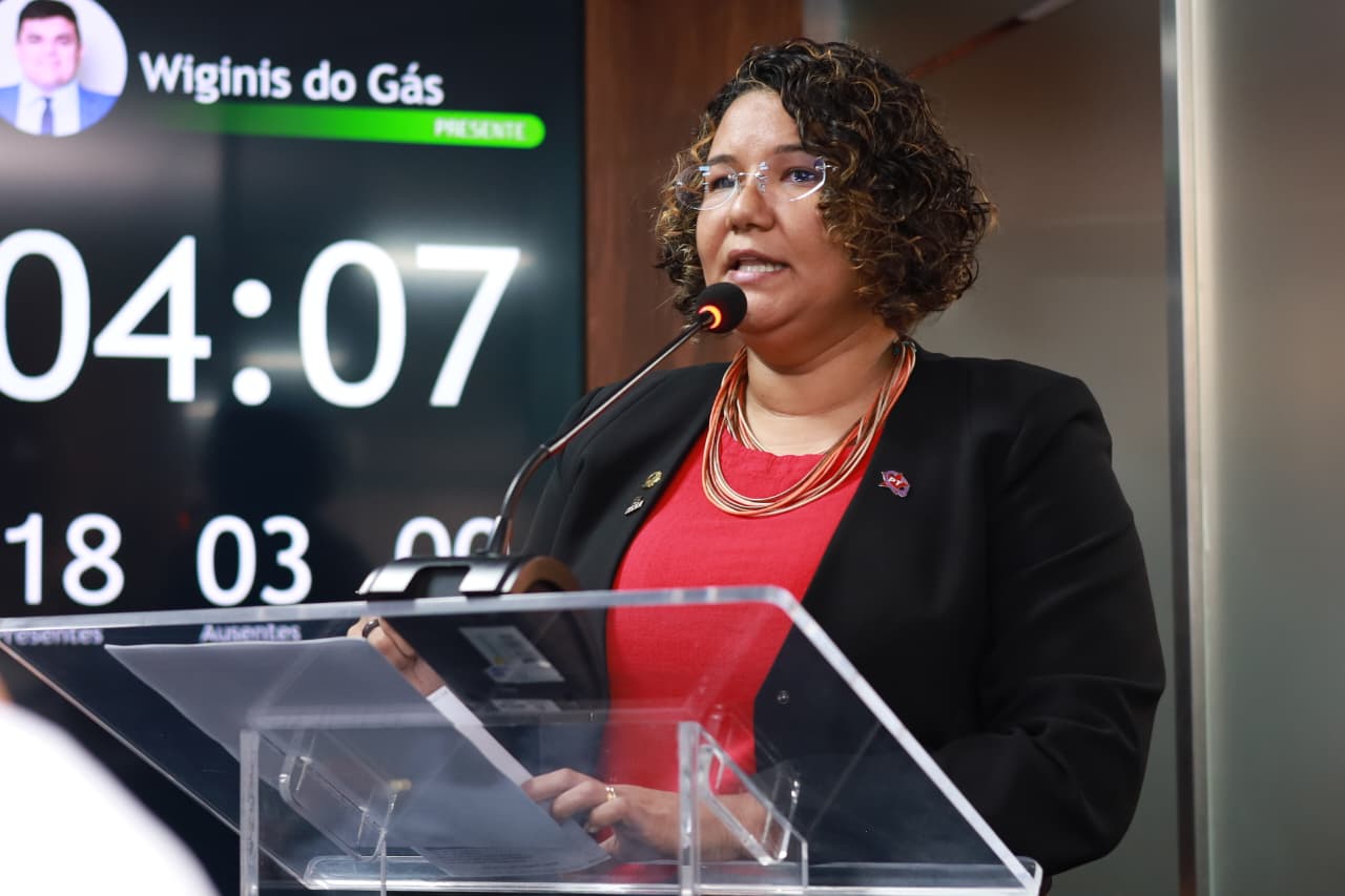 Vereadora Plúvia Oliveira defende políticas para mulheres e igualdade racial