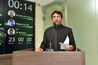 Zé Peixeiro defende campanha em material escolar contra drogas 