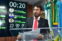 Zé Peixeiro reforça cobrança por melhorias em presídios do RN